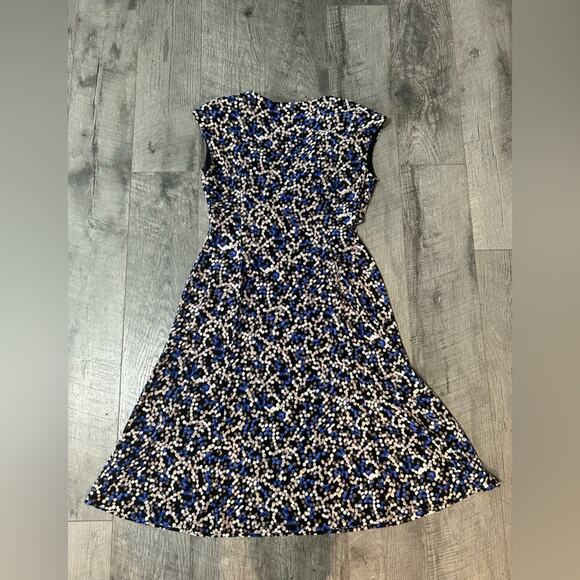 Chap’s- Fit & Flare-  Medium- v- neck- shoulder pads, blue, black, cream - Picture 2 of 9